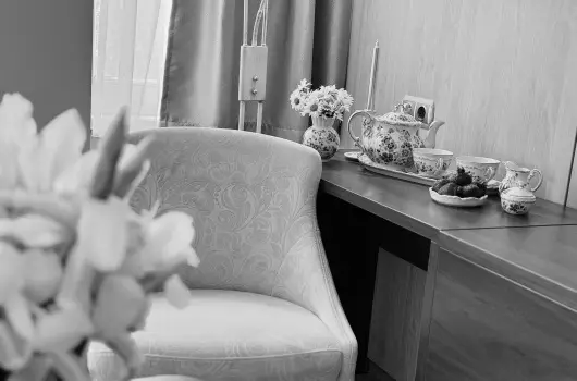 Pl�za Hotel Gyula - M�jus 1.