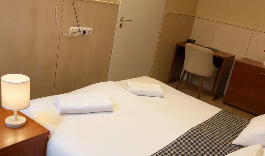 Pl�za Hotel Gyula Gyula - M�jus 1.