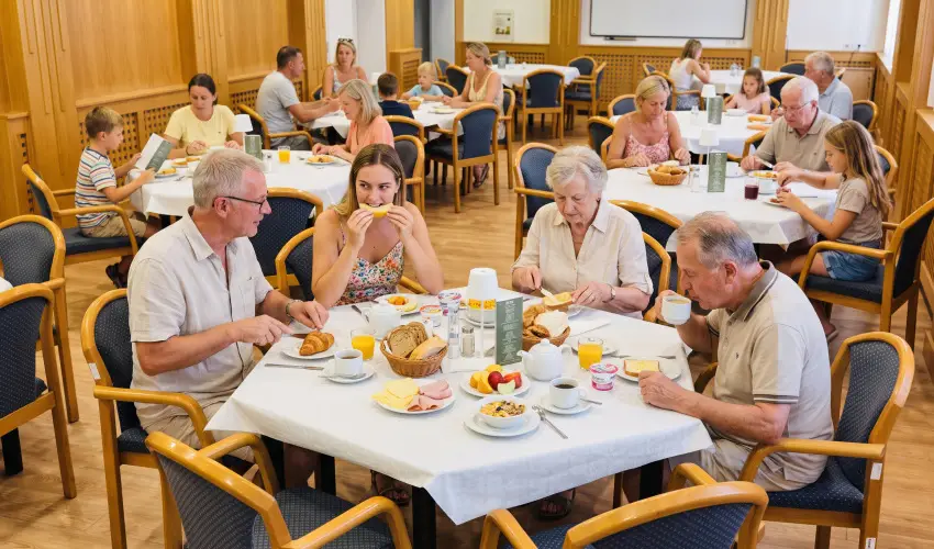 Pl�za Hotel Gyula Gyula - M�jus 1.
