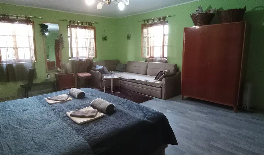 Pni Kuck Vendghz s Minifarm  Hosszvlgy - Mjus 1.