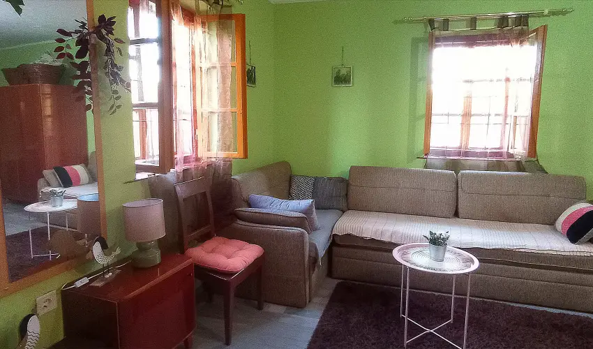 Pni Kuck Vendghz s Minifarm  Hosszvlgy - Mjus 1.