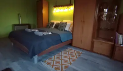 Pni Kuck Vendghz s Minifarm  Hosszvlgy