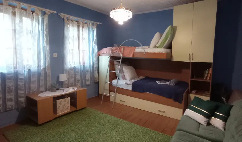 Pni Kuck Vendghz s Minifarm  Hosszvlgy - Mjus 1.