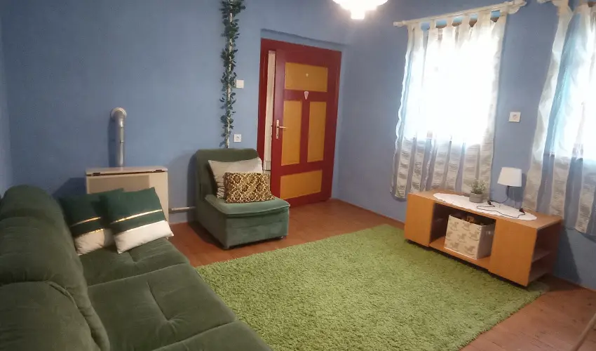 Pni Kuck Vendghz s Minifarm  Hosszvlgy - Mjus 1.