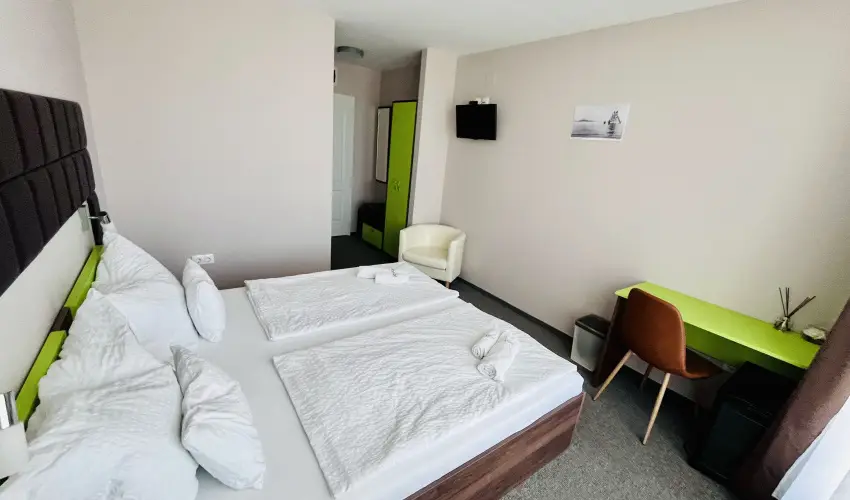 Port tterem & Panzi Balatonmriafrd - Mjus 1. - teljes elrefizetssel (min. 3 j)