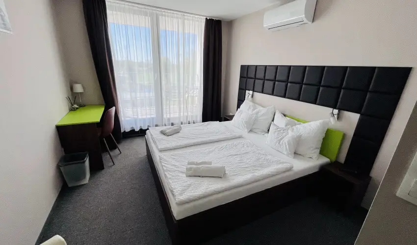 Port tterem & Panzi Balatonmriafrd - Mjus 1. - teljes elrefizetssel (min. 3 j)