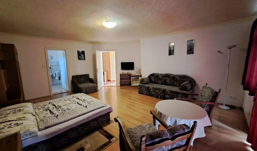 Prima Villa 2 Hajd�szoboszl� - M�jus 1. (min. 2 �j)