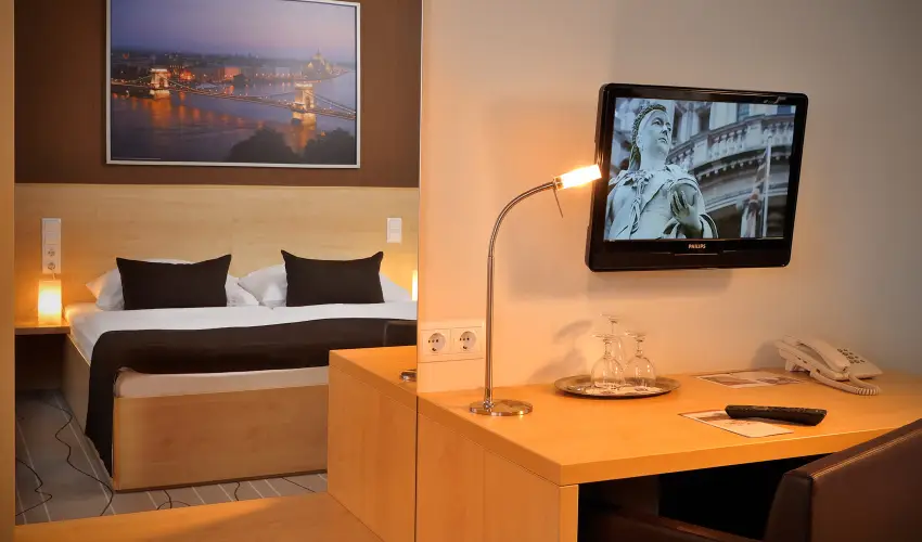 Promenade City Hotel Budapest - Mjus 1. - teljes elrefizetssel