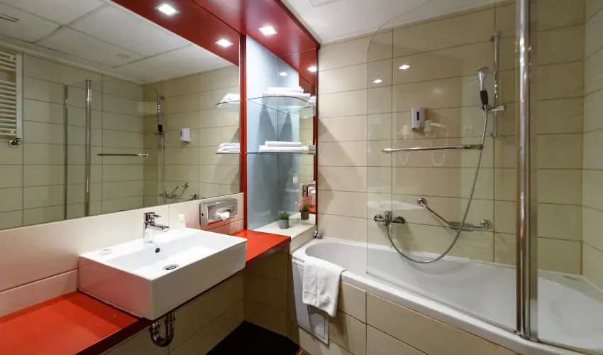 Promenade City Hotel Budapest - Mjus 1. - teljes elrefizetssel