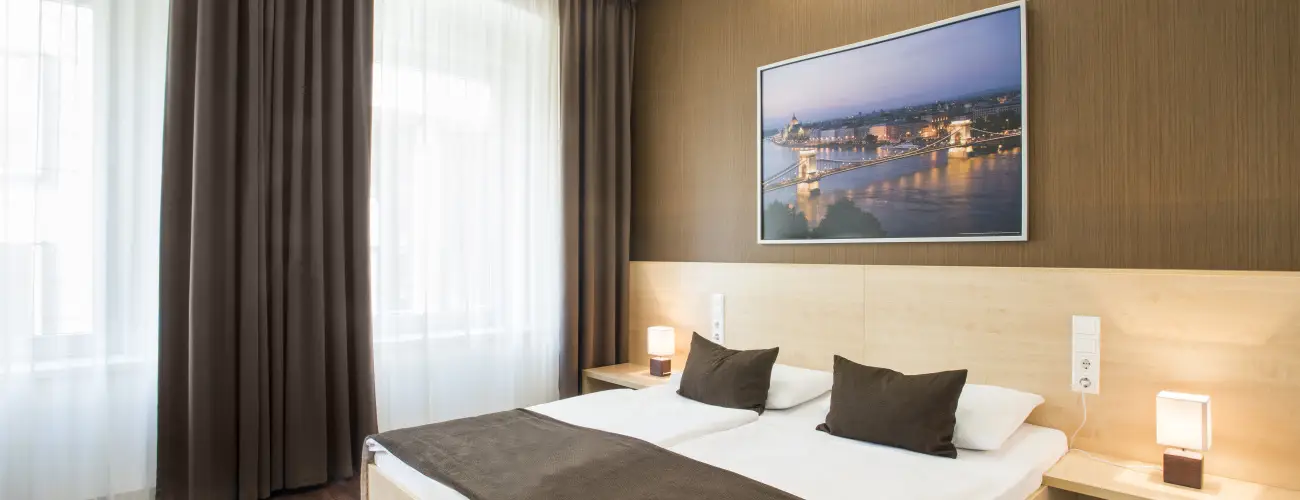 Promenade City Hotel Budapest - Mjus 1. 