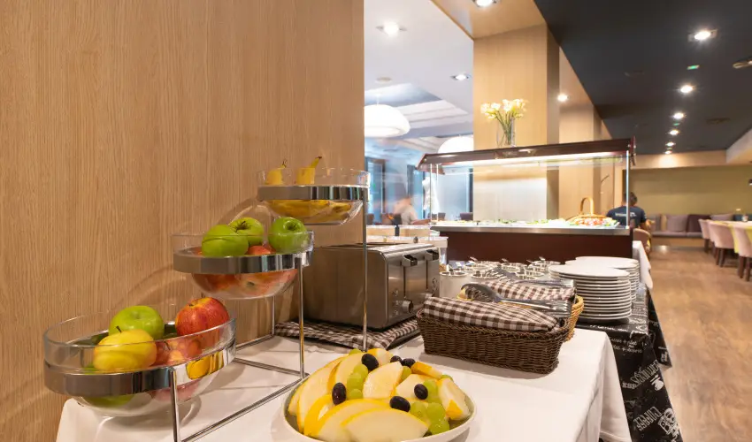 R31 Residence Srvr - Mjus 1. (min. 2 j)