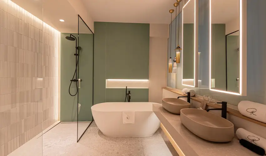 REED Luxury Hotel & Bistro Sifok - Mjus 1. (min. 2 j)