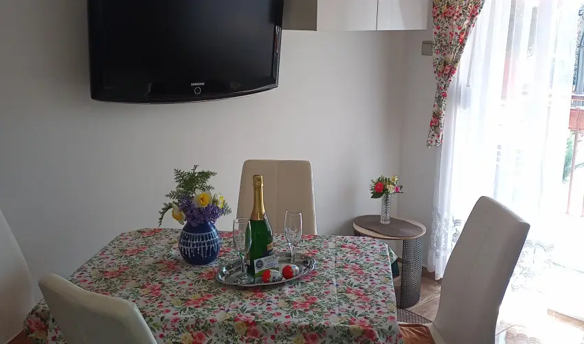 Riviera Apartman Hajdszoboszl - Mjus 1. (min. 2 j)