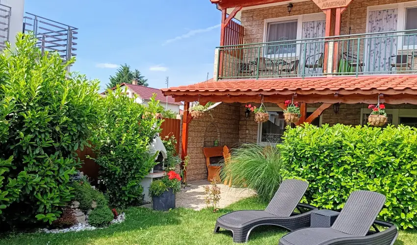 Riviera Apartman Hajd�szoboszl� - M�jus 1. (min. 2 �j)