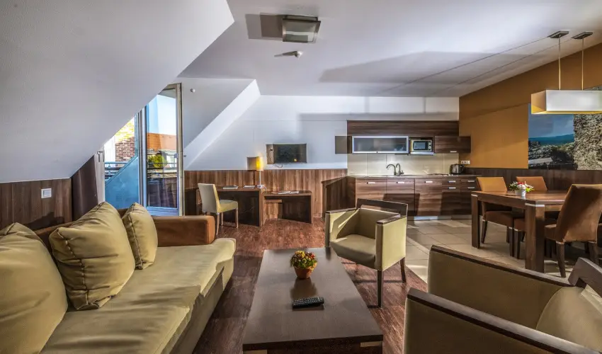 Royal Club Hotel Visegrd - Mjus 1. (min. 2 j)