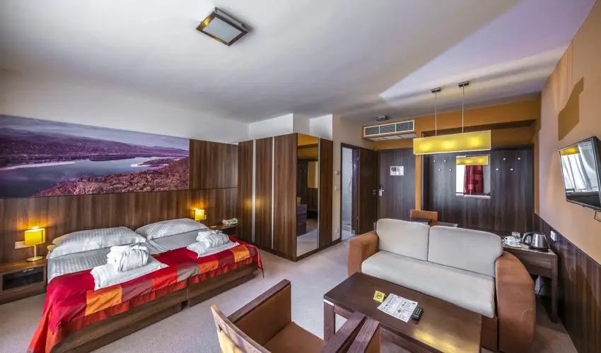 Royal Club Hotel Visegrd - Mjus 1. (min. 2 j)