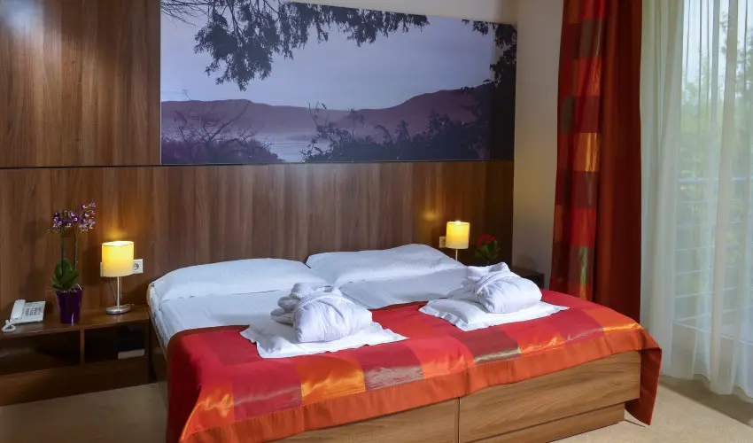 Royal Club Hotel Visegrd - Mjus 1. (min. 2 j)