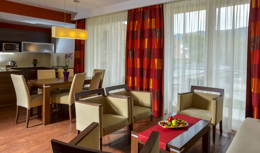 Royal Club Hotel Visegrd - Mjus 1. (min. 2 j)