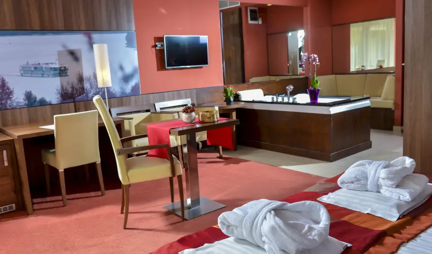 Royal Club Hotel Visegrd - Mjus 1. (min. 2 j)