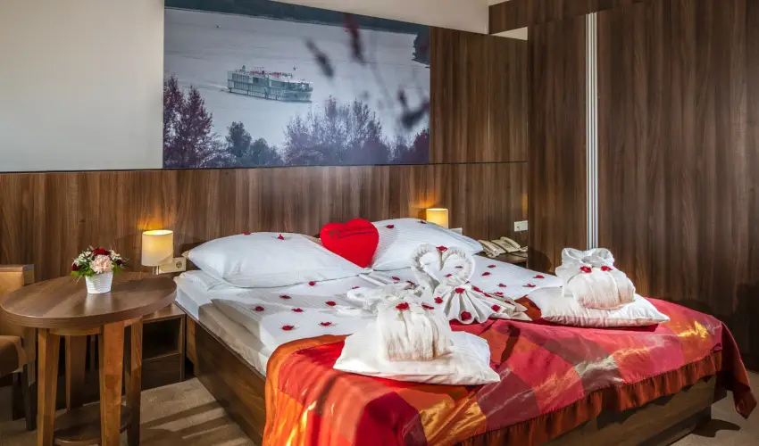 Royal Club Hotel Visegrd - Mjus 1. (min. 2 j)