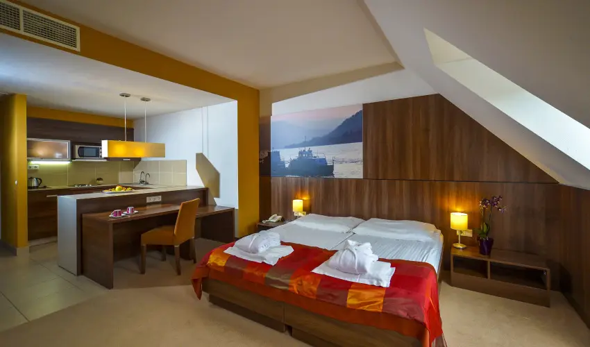 Royal Club Hotel Visegrd - Mjus 1. (min. 2 j)