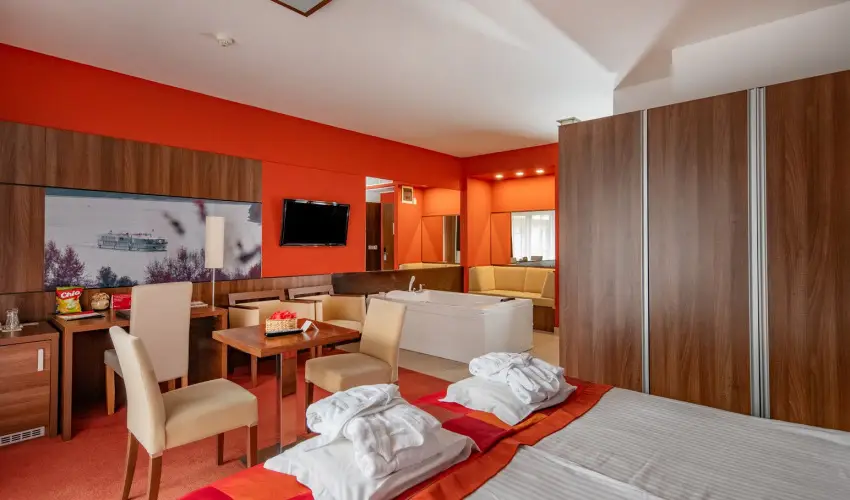 Royal Club Hotel Visegrd - Mjus 1. (min. 2 j)