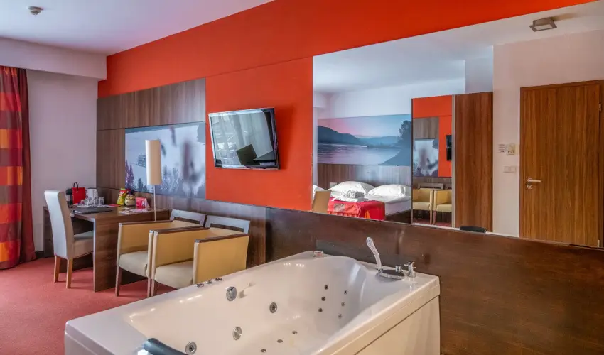 Royal Club Hotel Visegrd - Mjus 1. (min. 2 j)