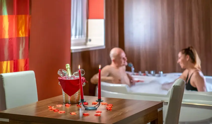 Royal Club Hotel Visegrd - Mjus 1. (min. 2 j)