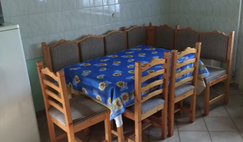 Rzsi Vendghz Mihlyhza - Mjus 1. (min. 2 j)