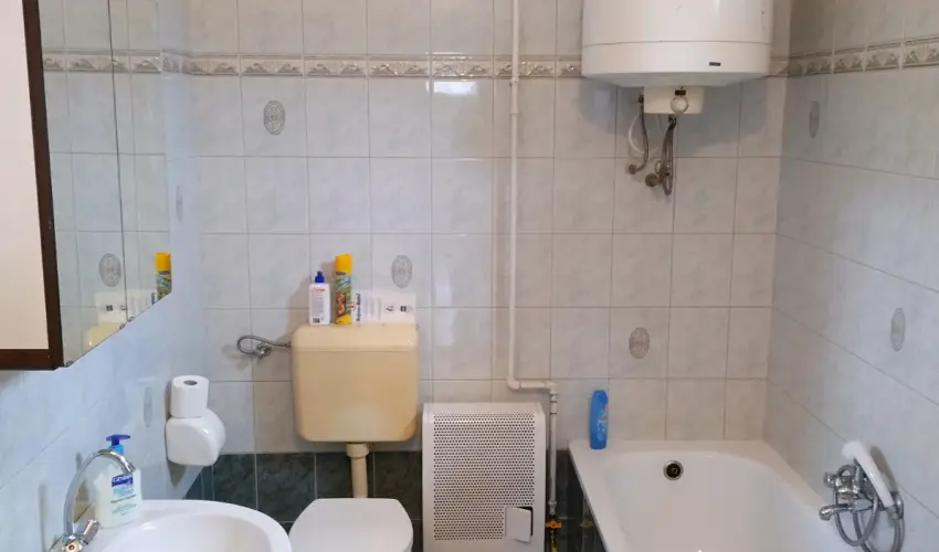 Rzsi Vendghz Mihlyhza - Mjus 1. (min. 2 j)