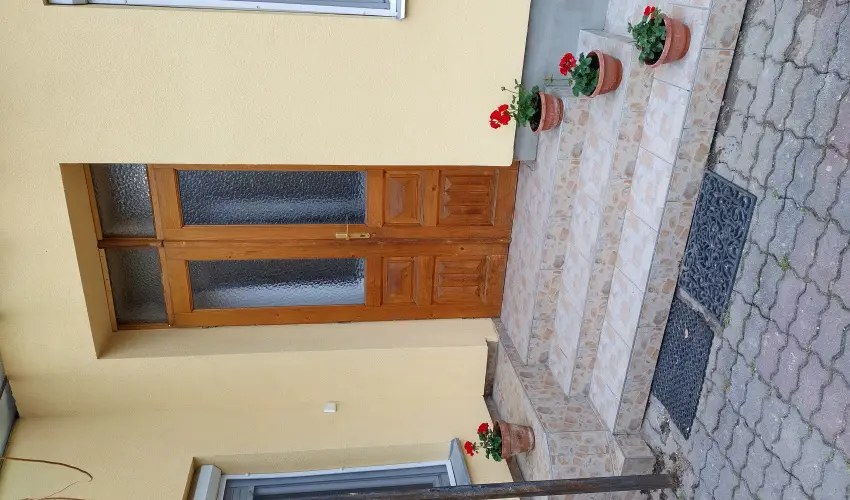 Rzsi Vendghz Mihlyhza - Mjus 1. (min. 2 j)