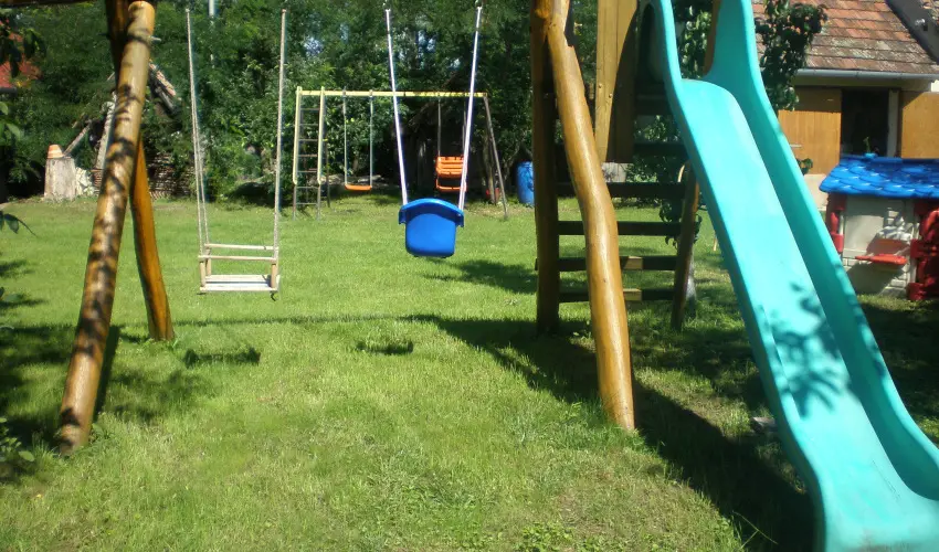 Rzsi Vendghz Mihlyhza - Mjus 1. (min. 2 j)