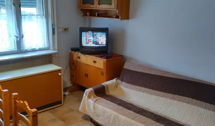 Rzsi Vendghz Mihlyhza - Mjus 1. (min. 2 j)