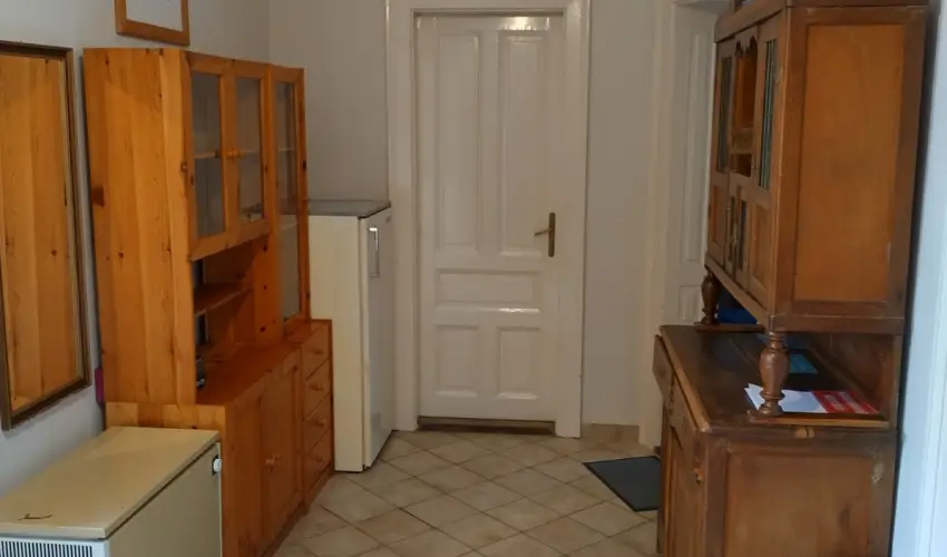 Rzsi Vendghz Mihlyhza - Mjus 1. (min. 2 j)