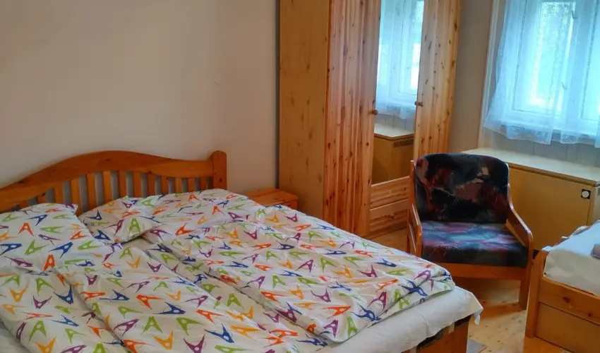 Rzsi Vendghz Mihlyhza - Mjus 1. (min. 2 j)