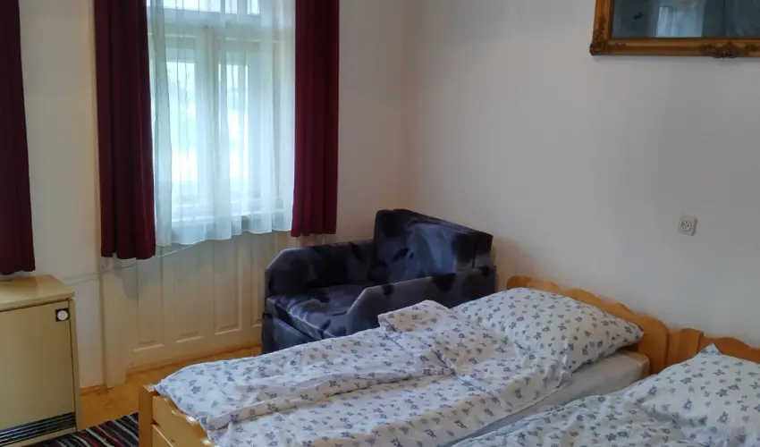 Rzsi Vendghz Mihlyhza - Mjus 1. (min. 2 j)