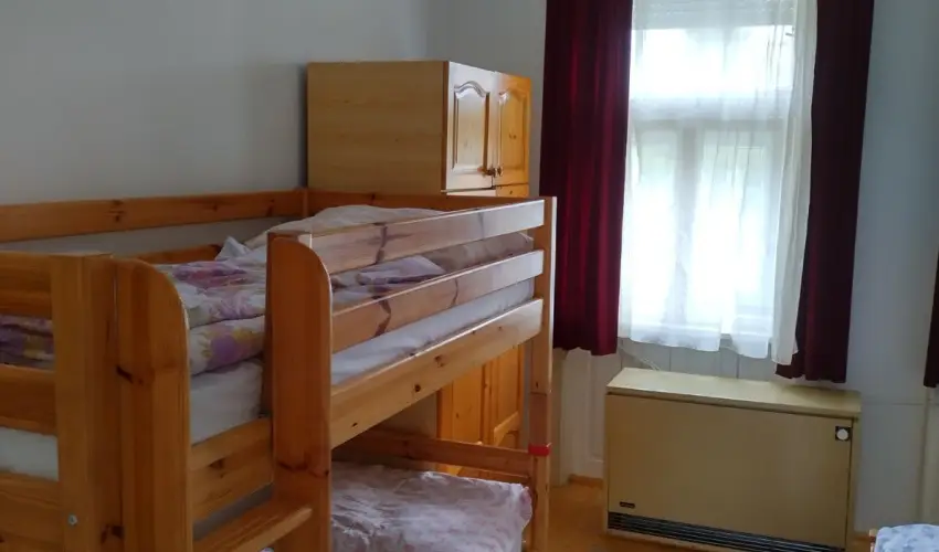 Rzsi Vendghz Mihlyhza - Mjus 1. (min. 2 j)