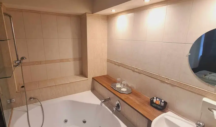 Salg Hotel Salgtarjn-Eresztvny - Mjus 1. (min. 2 j)