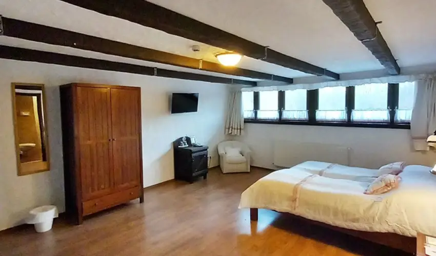 Sri Udvar Dunakiliti - Mjus 1. 