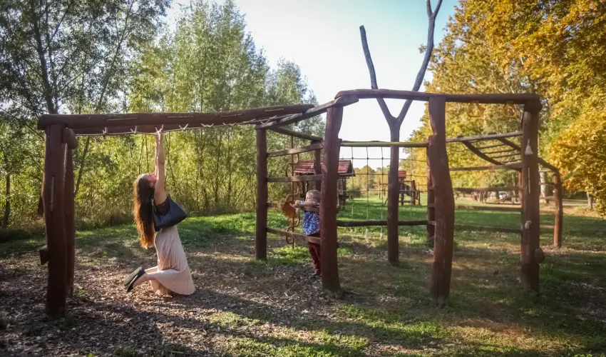 Sasrti Vadszkastly Almamellk - Mjus 1.