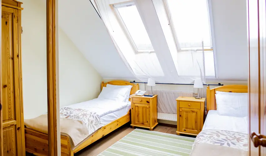 Sasrti Vadszkastly Almamellk - Mjus 1.