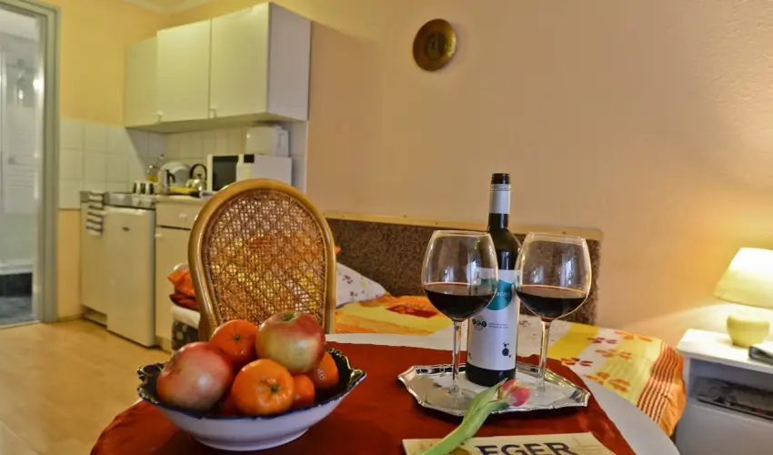 Siesta Vendghz Eger - Mjus 1. (min. 2 j)