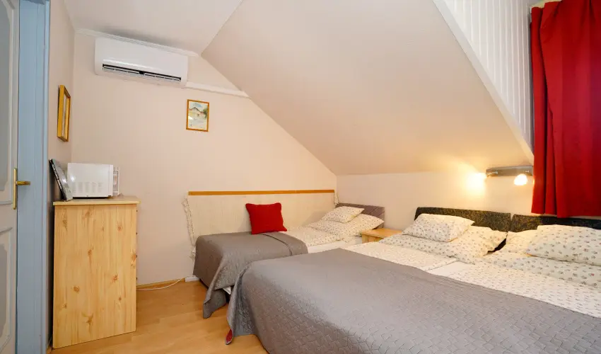 Siesta Vendghz Eger - Mjus 1. (min. 2 j)