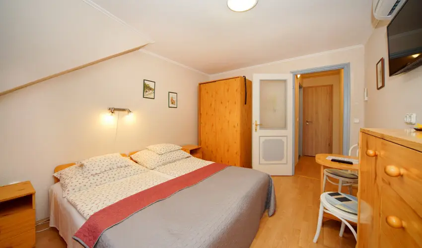 Siesta Vendghz Eger - Mjus 1. (min. 2 j)