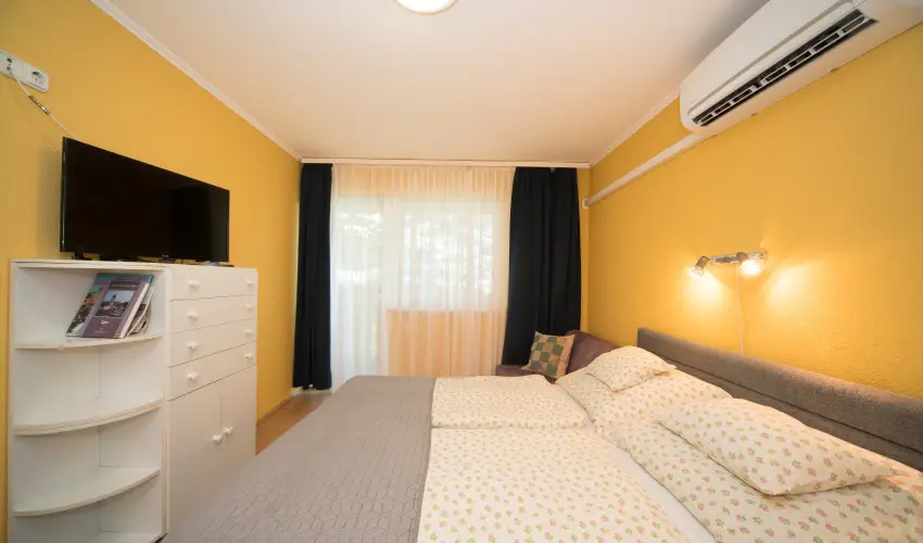 Siesta Vendghz Eger - Mjus 1. (min. 2 j)