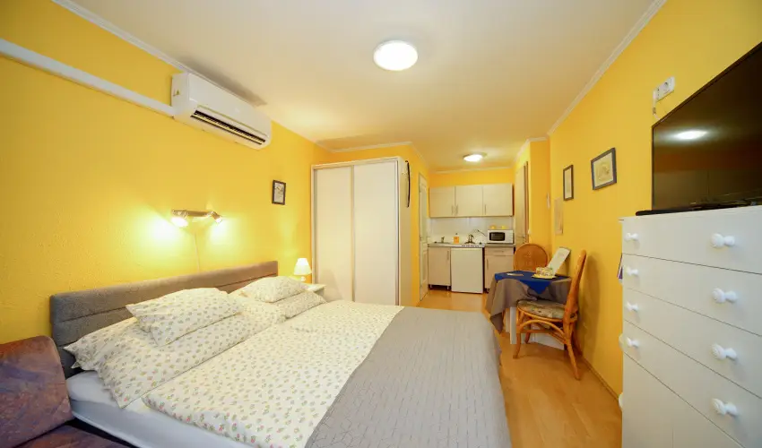 Siesta Vendghz Eger - Mjus 1. (min. 2 j)