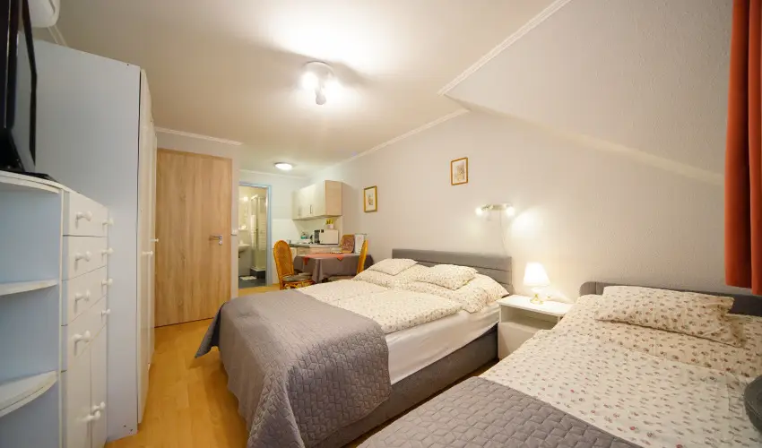 Siesta Vendghz Eger - Mjus 1. (min. 2 j)