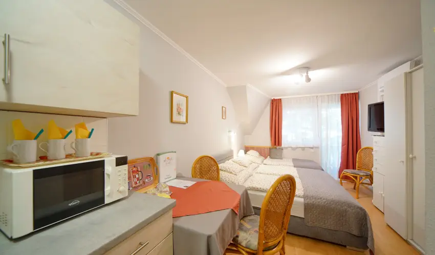 Siesta Vendghz Eger - Mjus 1. (min. 2 j)