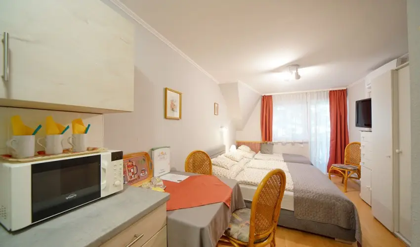 Siesta Vend�gh�z Eger - M�jus 1. Minimum 2 �j (min. 2 �j)