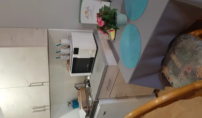 Siesta Vend�gh�z Eger - M�jus 1. (min. 2 �j)